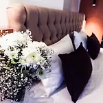 Tymbris فندق