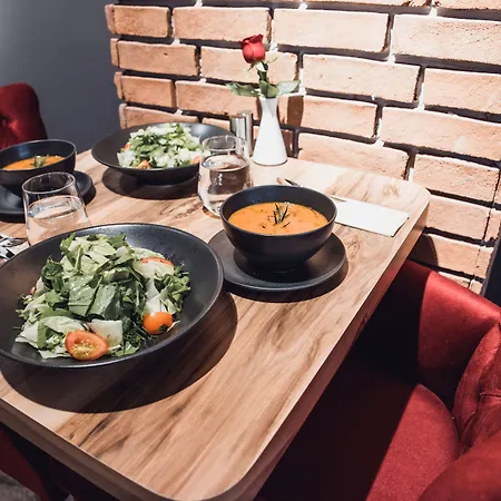 Tymbris Hotel 3*
